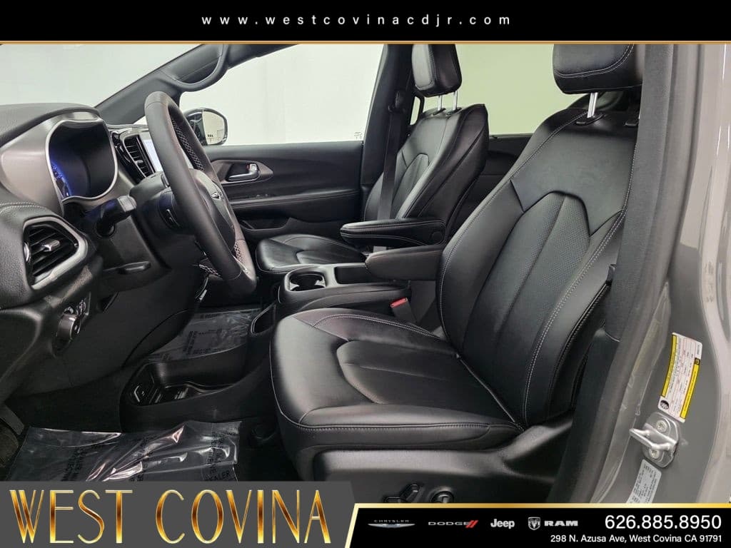 2025 Chrysler Pacifica Select thumbnail 20