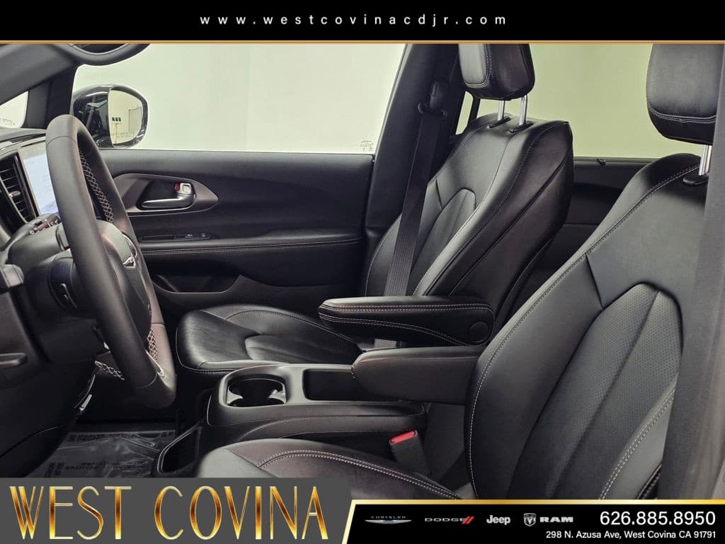 2025 Chrysler Pacifica Select thumbnail 23