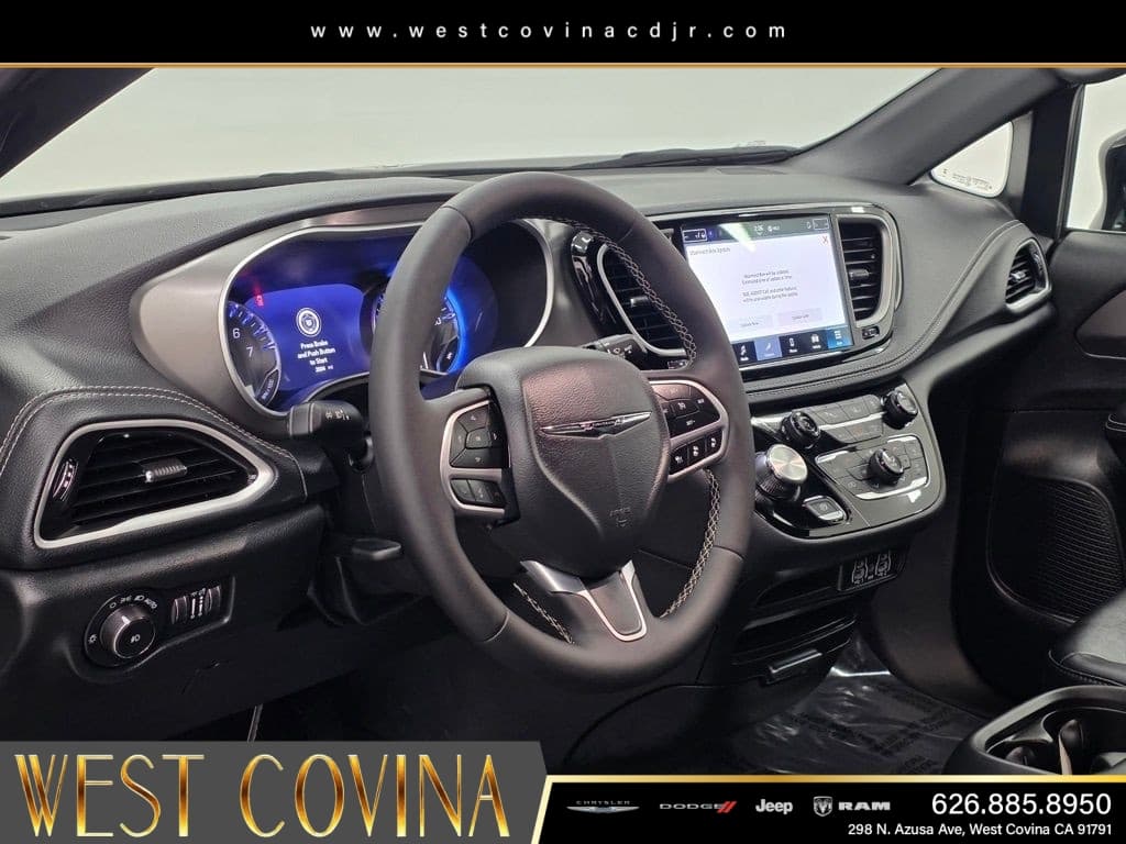 2025 Chrysler Pacifica Select thumbnail 24