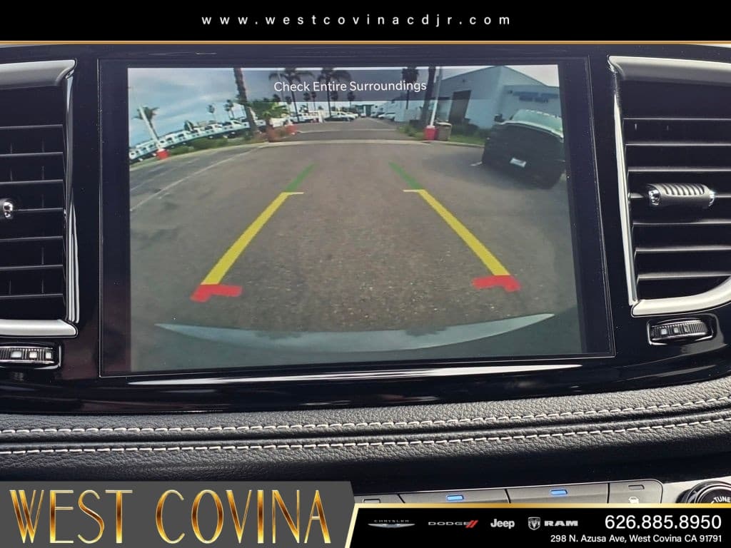 2025 Chrysler Pacifica Select thumbnail 26