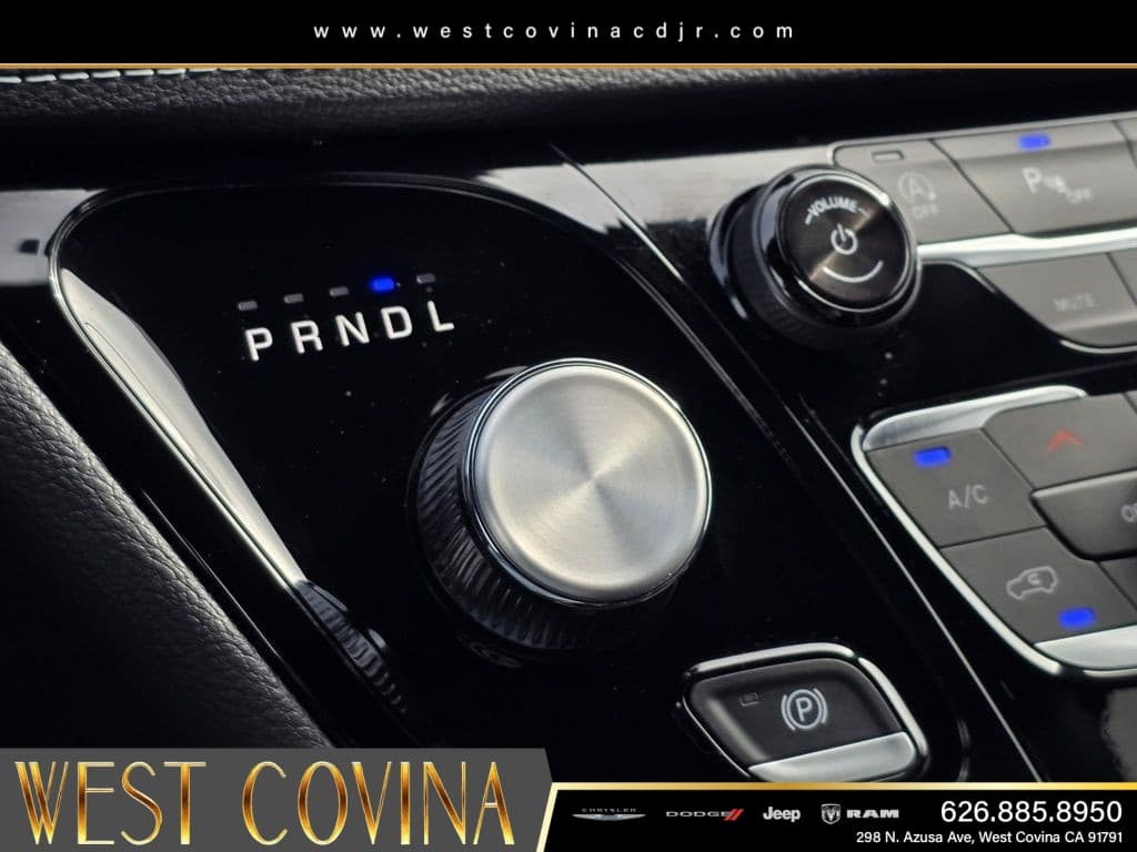 2025 Chrysler Pacifica Select thumbnail 29