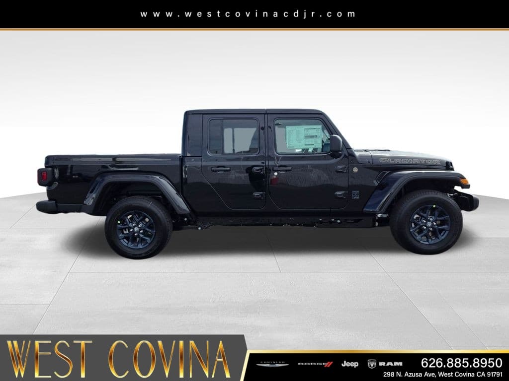 2026 Jeep Gladiator 85th Anniversary Edition thumbnail 4