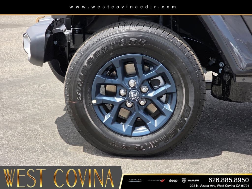 2026 Jeep Gladiator 85th Anniversary Edition thumbnail 9