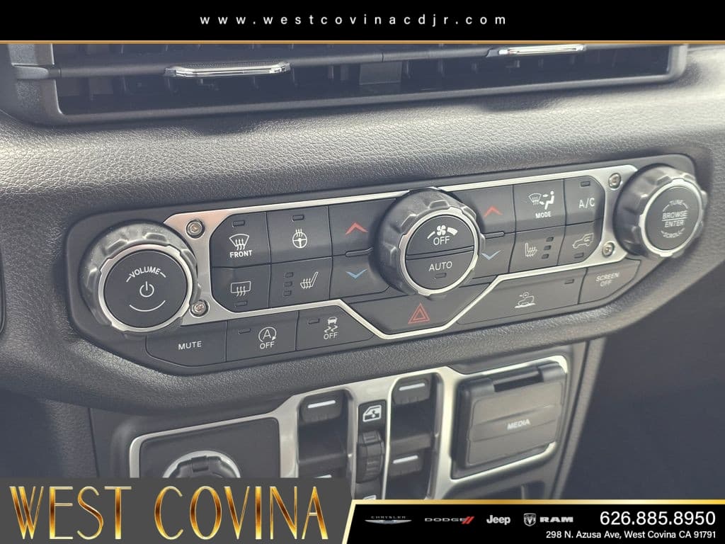 2026 Jeep Gladiator 85th Anniversary Edition thumbnail 18