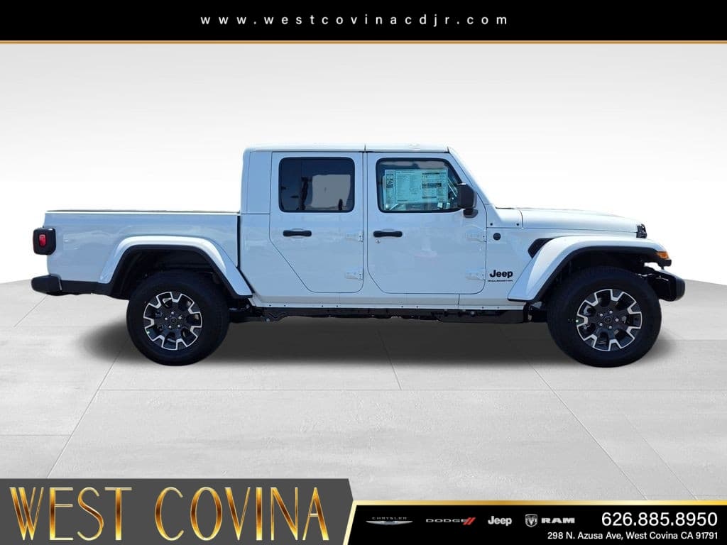 2026 Jeep Gladiator Sahara thumbnail 4