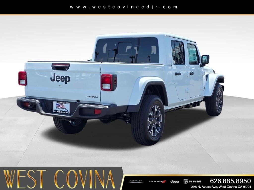 2026 Jeep Gladiator Sahara thumbnail 5