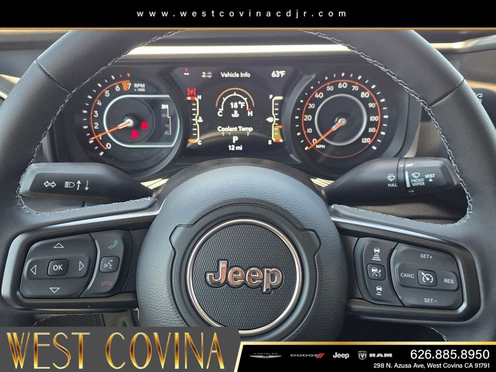 2026 Jeep Gladiator Sahara thumbnail 18