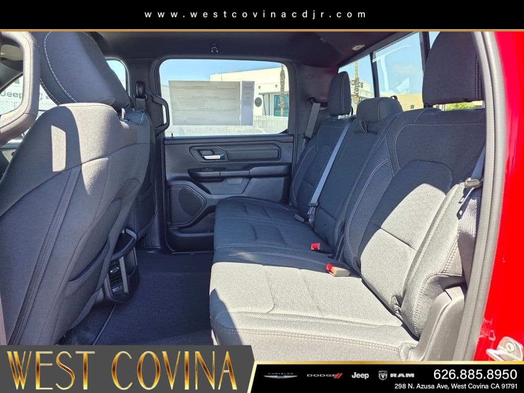 2026 RAM 1500 Express thumbnail 12