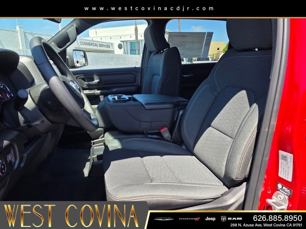 2026 RAM 1500 Express thumbnail 13