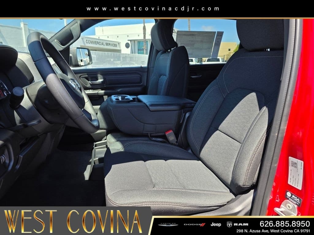 2026 RAM 1500 Express thumbnail 14