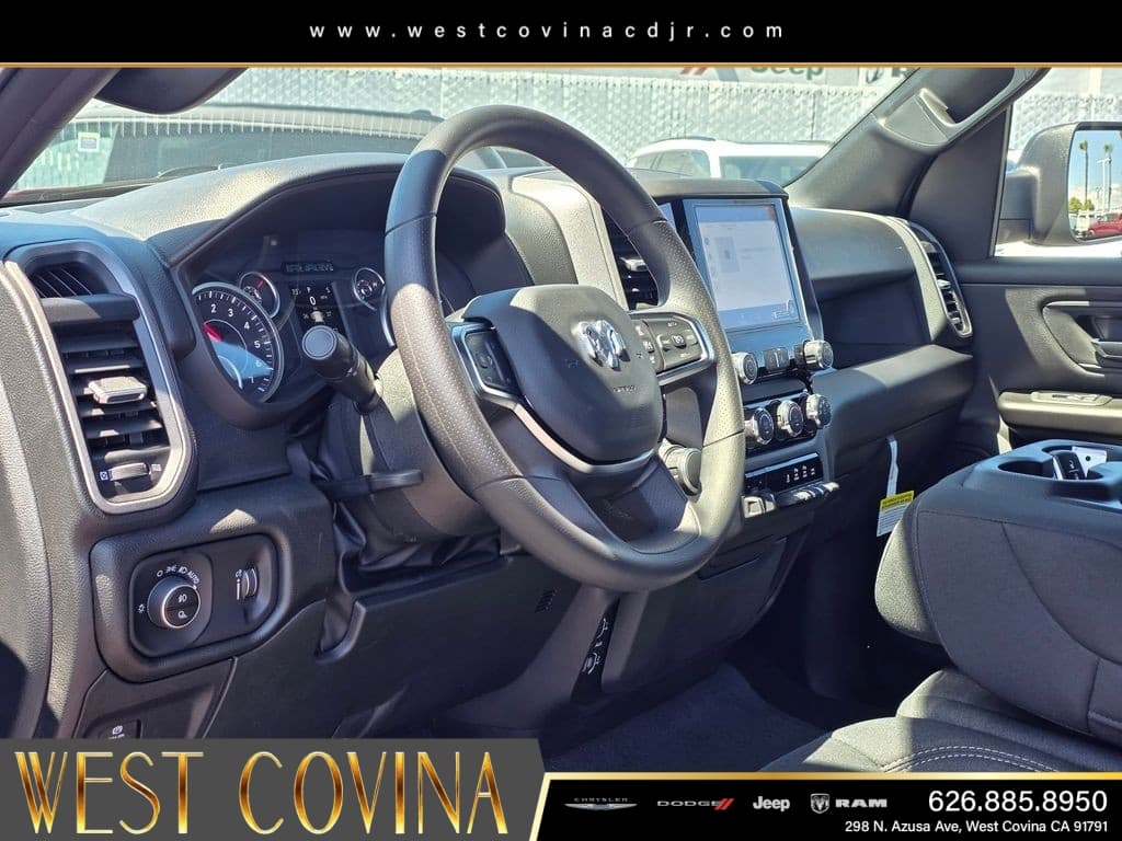 2026 RAM 1500 Express thumbnail 16