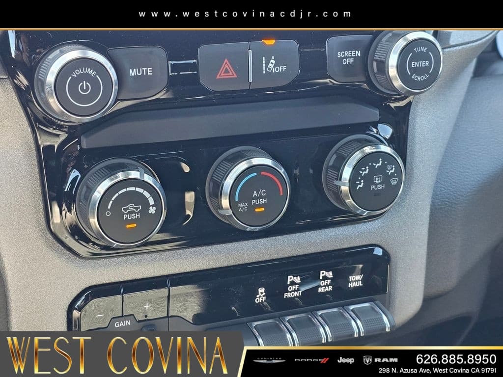2026 RAM 1500 Express thumbnail 21