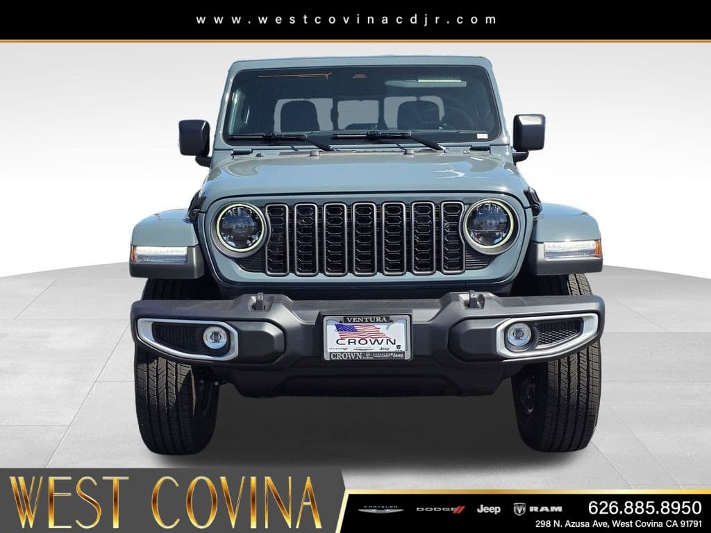 2026 Jeep Gladiator Sahara thumbnail 2