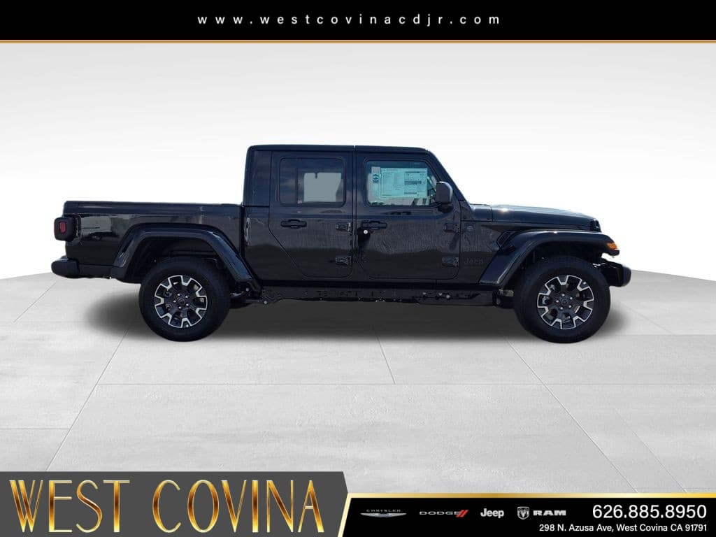 2026 Jeep Gladiator Sahara thumbnail 4