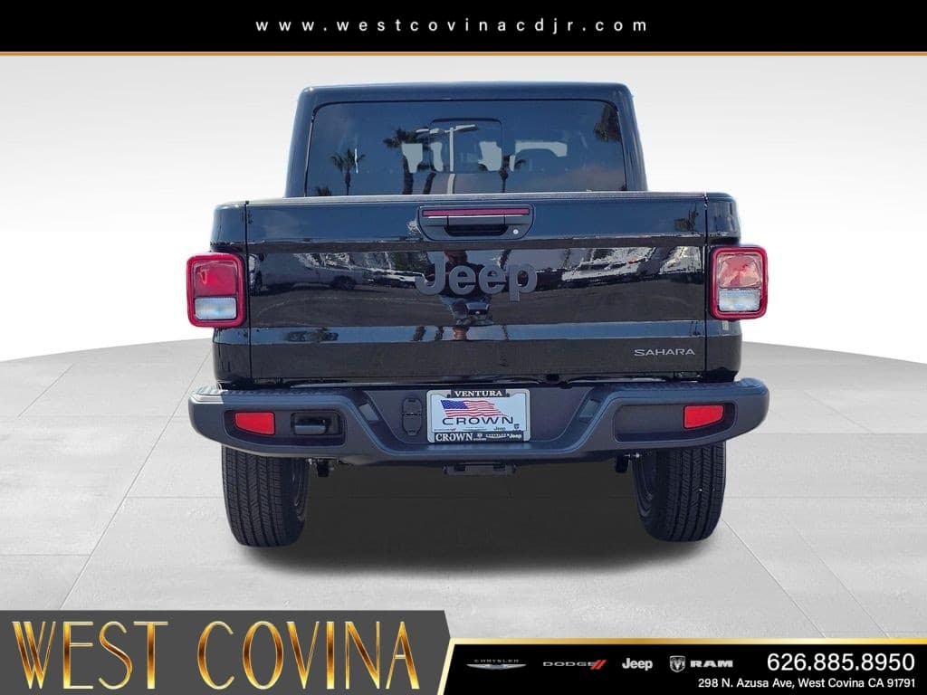 2026 Jeep Gladiator Sahara thumbnail 6
