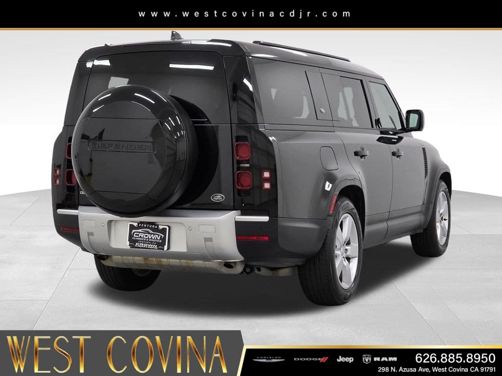 2023 Land Rover Defender 130 SE thumbnail 7