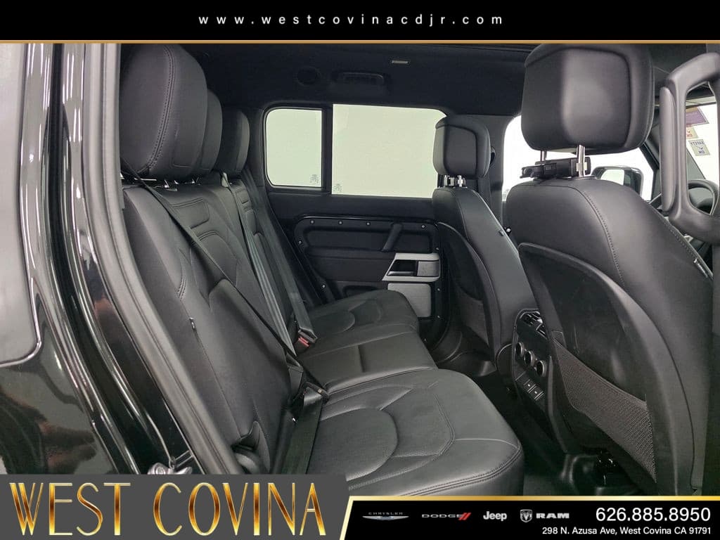 2023 Land Rover Defender 130 SE thumbnail 16