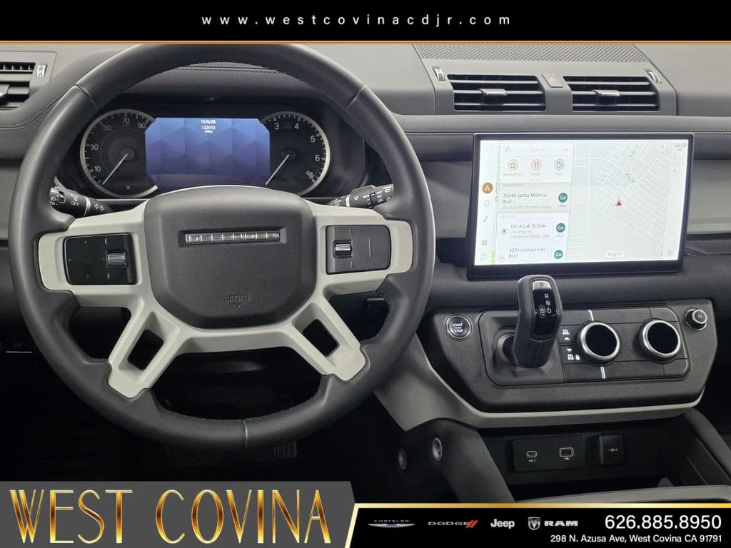 2023 Land Rover Defender 130 SE thumbnail 18