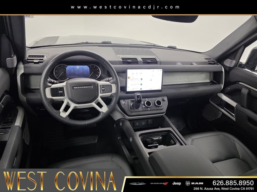 2023 Land Rover Defender 130 SE thumbnail 19