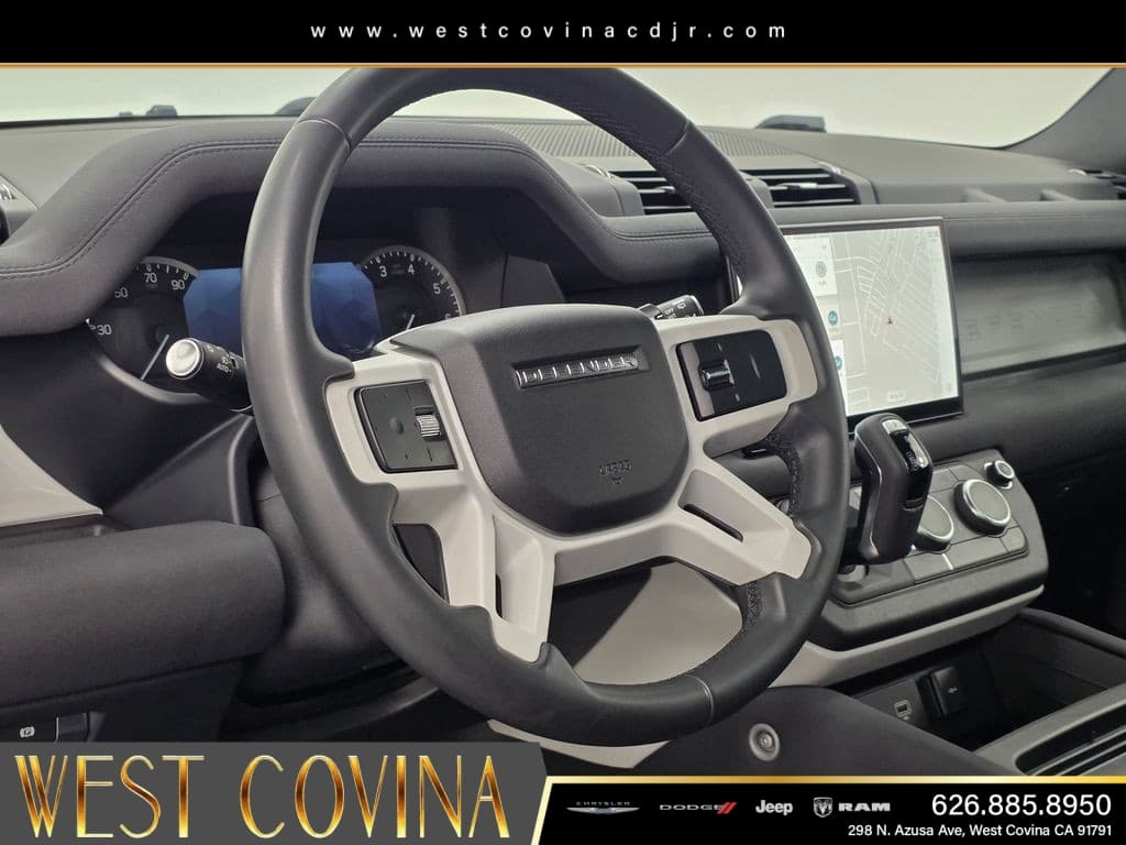 2023 Land Rover Defender 130 SE thumbnail 24