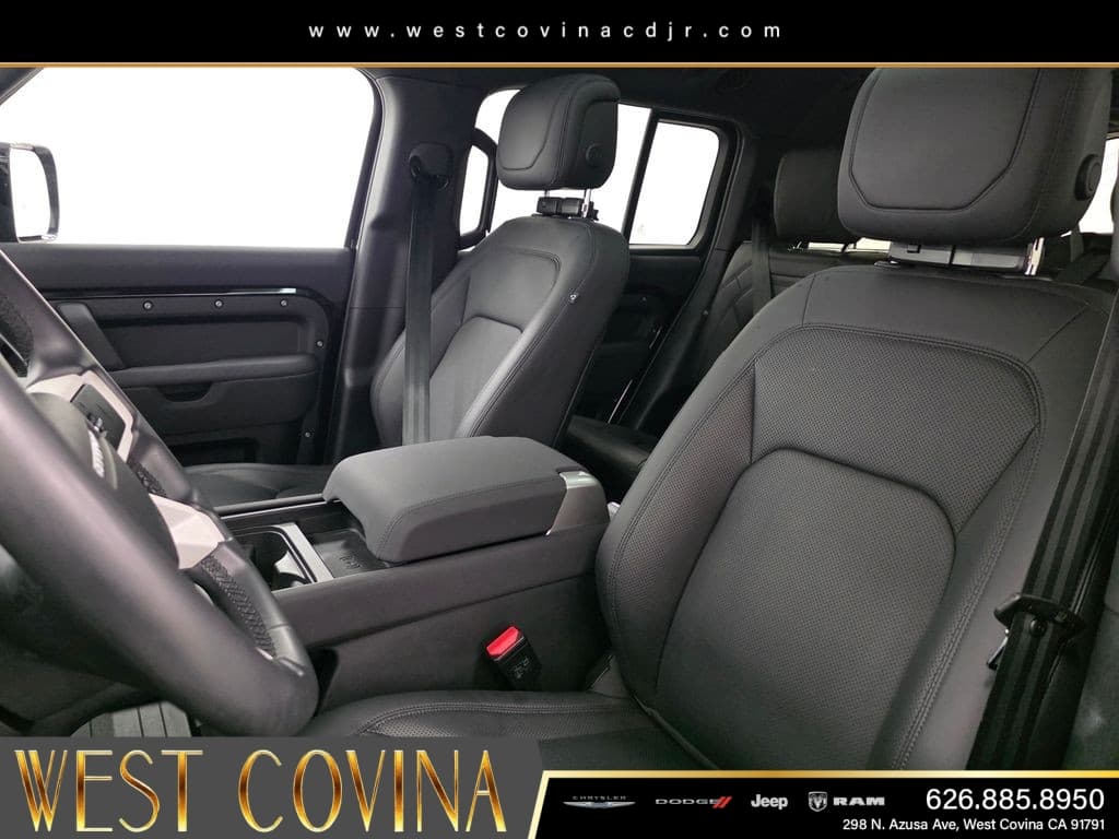 2023 Land Rover Defender 130 SE thumbnail 27