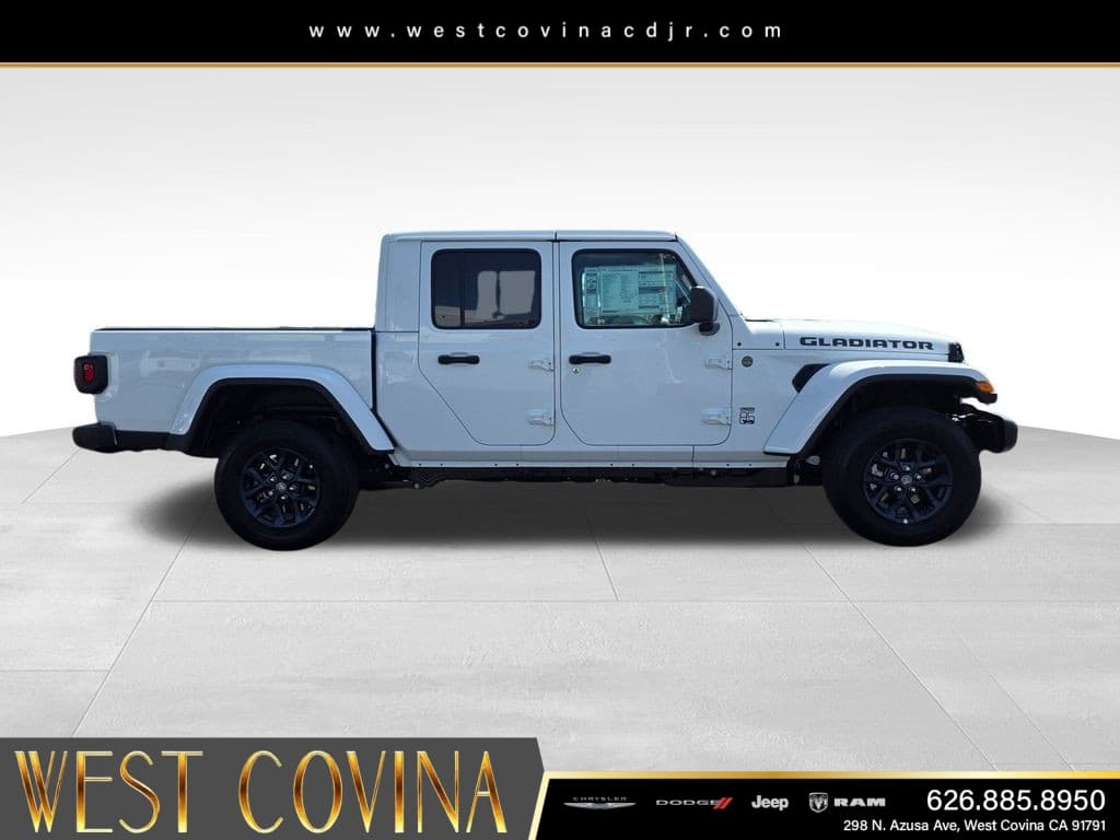 2026 Jeep Gladiator 85th Anniversary Edition thumbnail 4