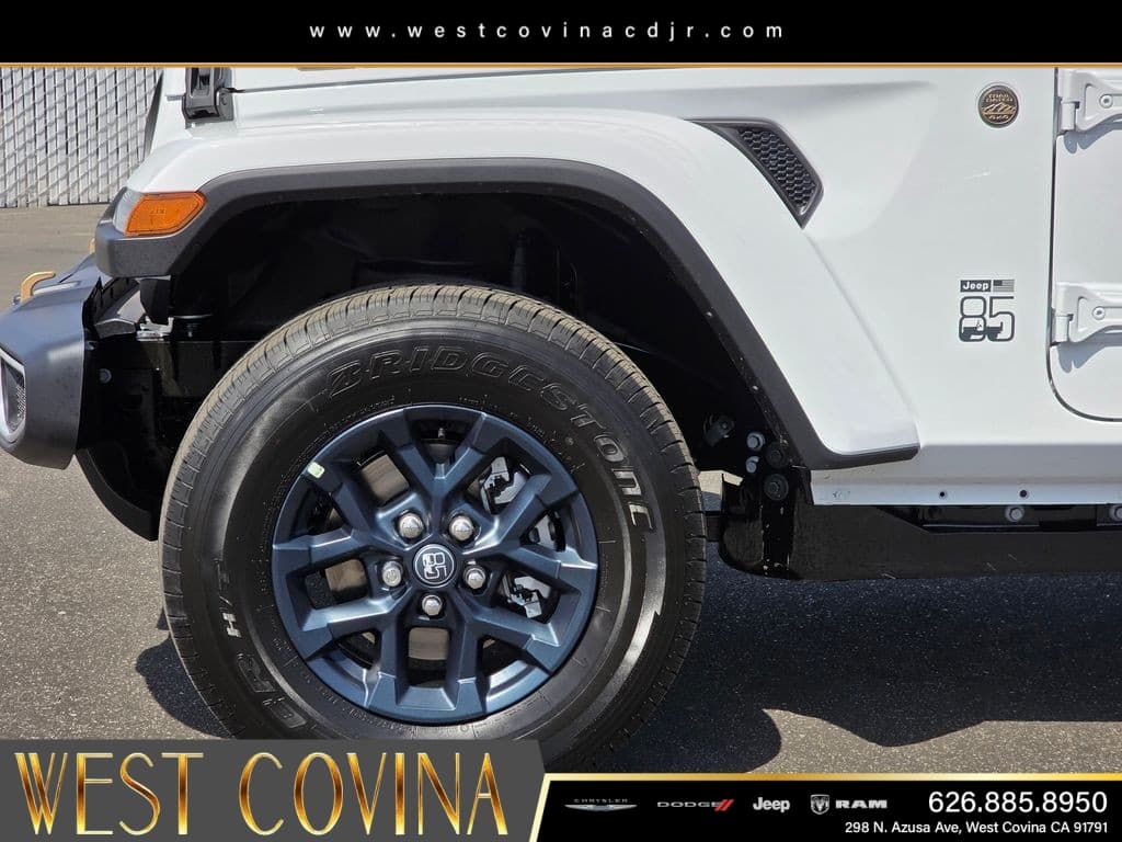 2026 Jeep Gladiator 85th Anniversary Edition thumbnail 9