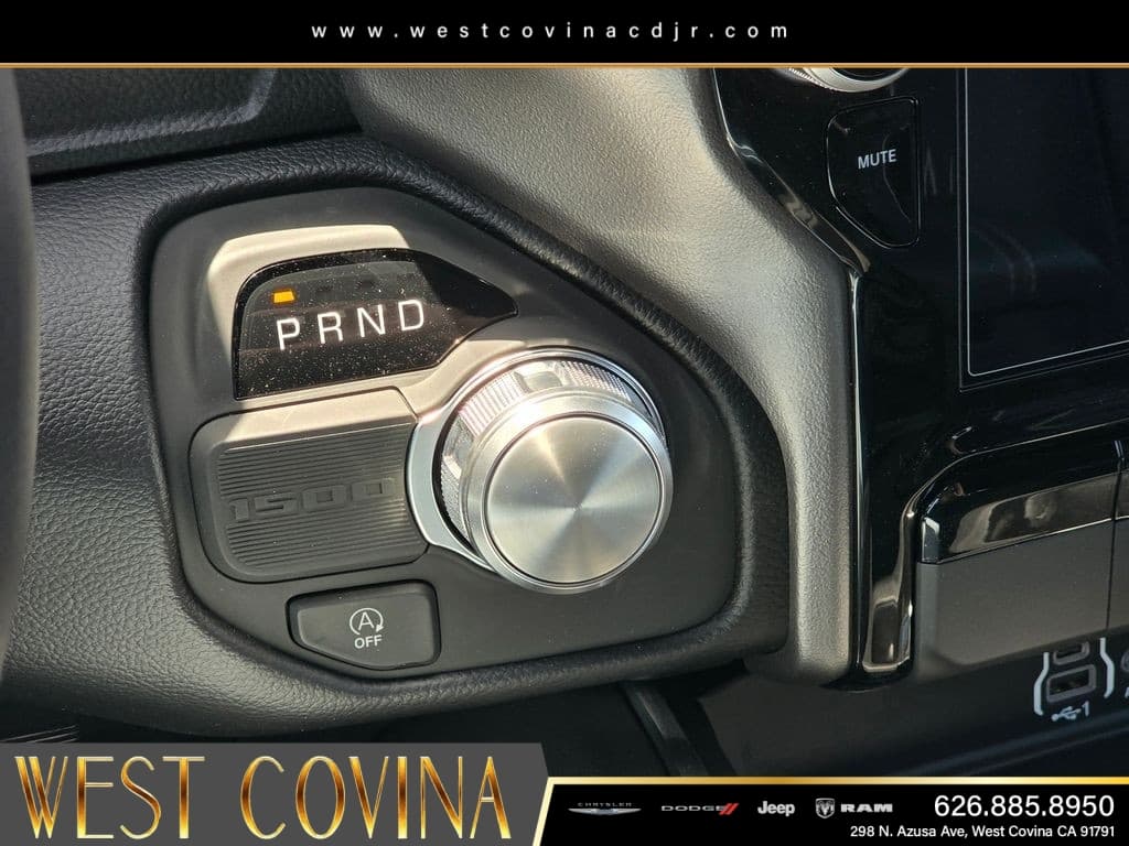 2026 RAM 1500 Laramie thumbnail 17