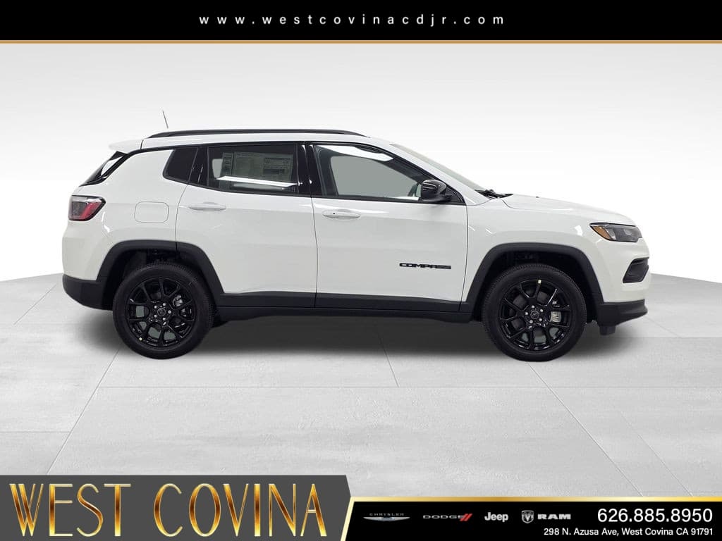 2026 Jeep Compass Latitude thumbnail 4