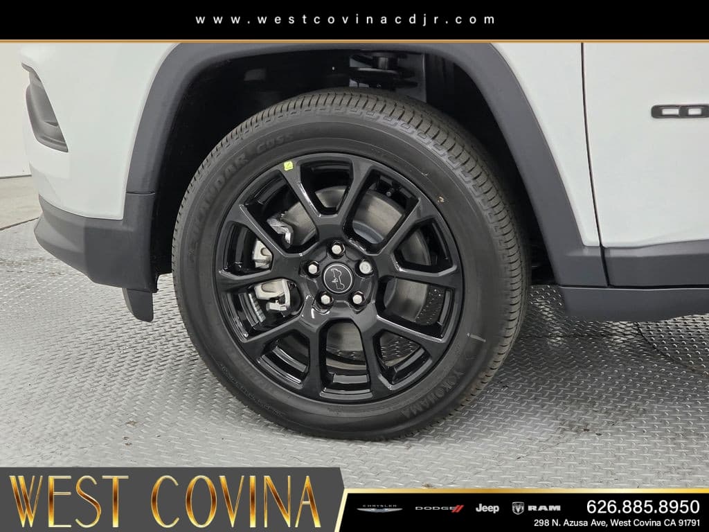 2026 Jeep Compass Latitude thumbnail 9