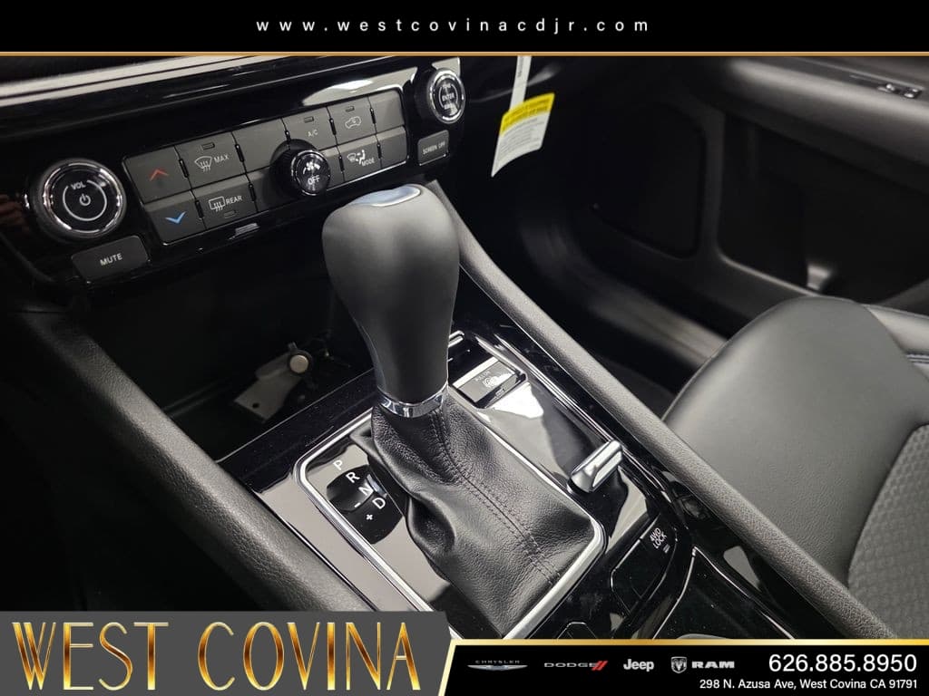 2026 Jeep Compass Latitude thumbnail 14