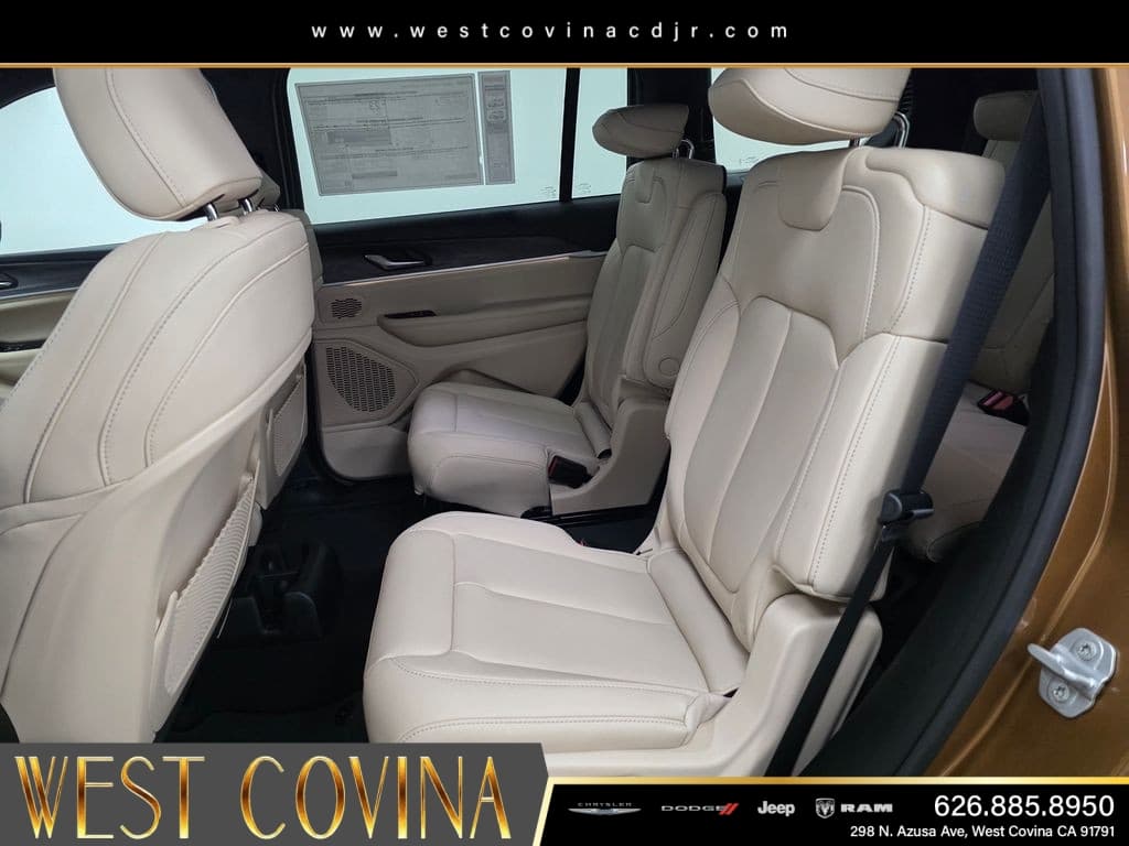 2026 Jeep Grand Cherokee L Limited thumbnail 11