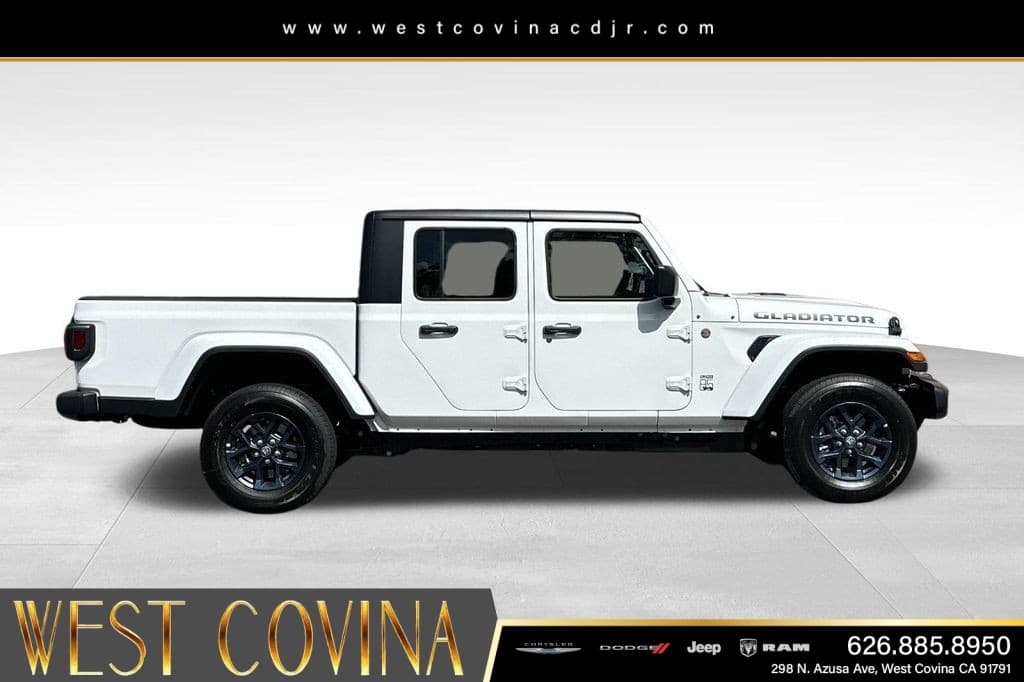 2026 Jeep Gladiator 85th Anniversary Edition thumbnail 5