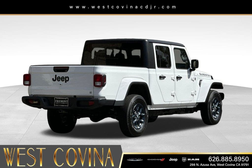 2026 Jeep Gladiator 85th Anniversary Edition thumbnail 6
