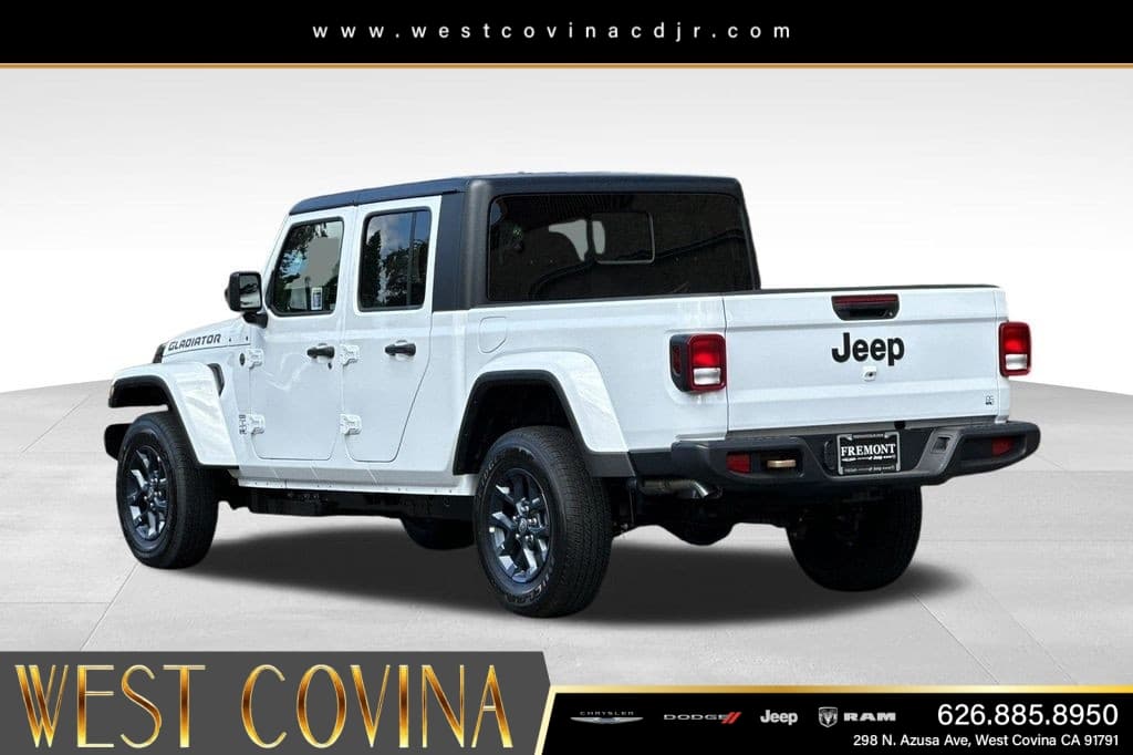 2026 Jeep Gladiator 85th Anniversary Edition thumbnail 8