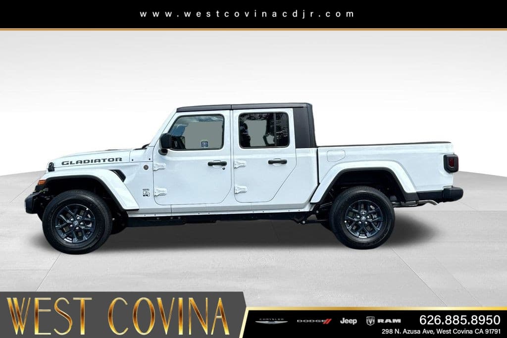 2026 Jeep Gladiator 85th Anniversary Edition thumbnail 4