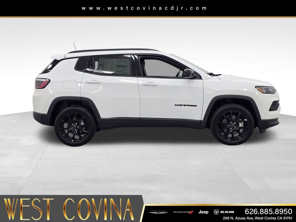2026 Jeep Compass Latitude thumbnail 4