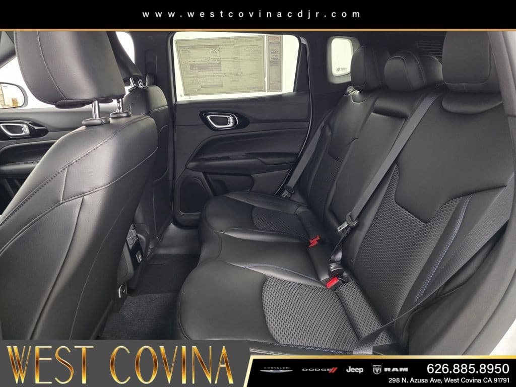 2026 Jeep Compass Latitude thumbnail 11