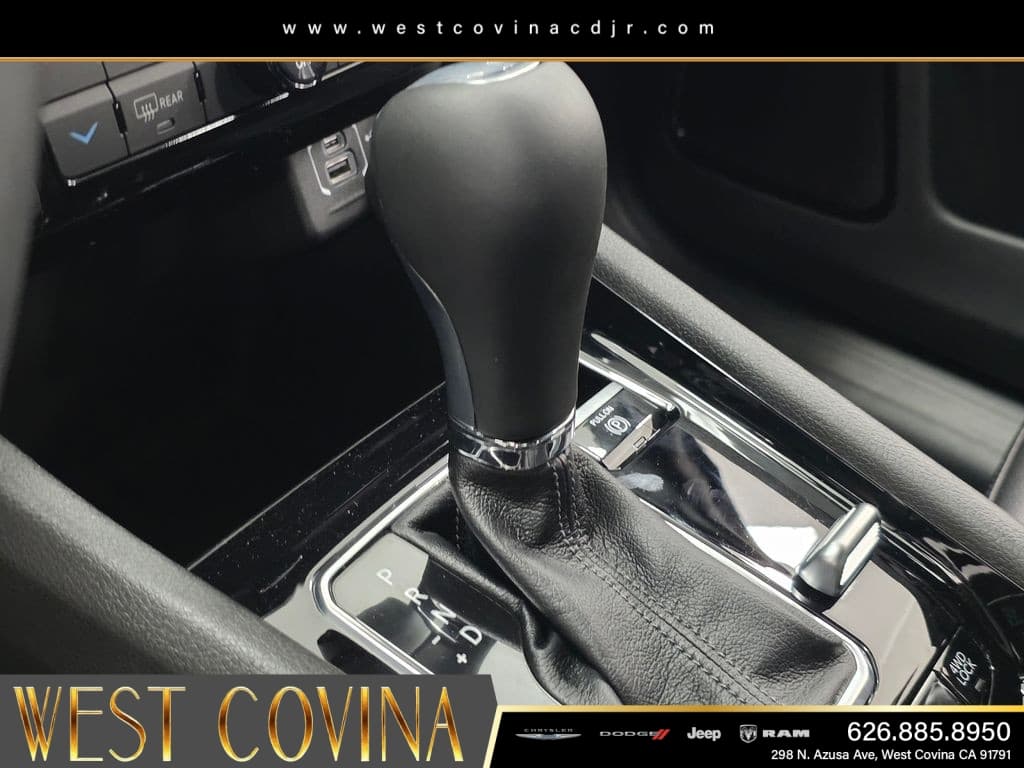 2026 Jeep Compass Latitude thumbnail 14
