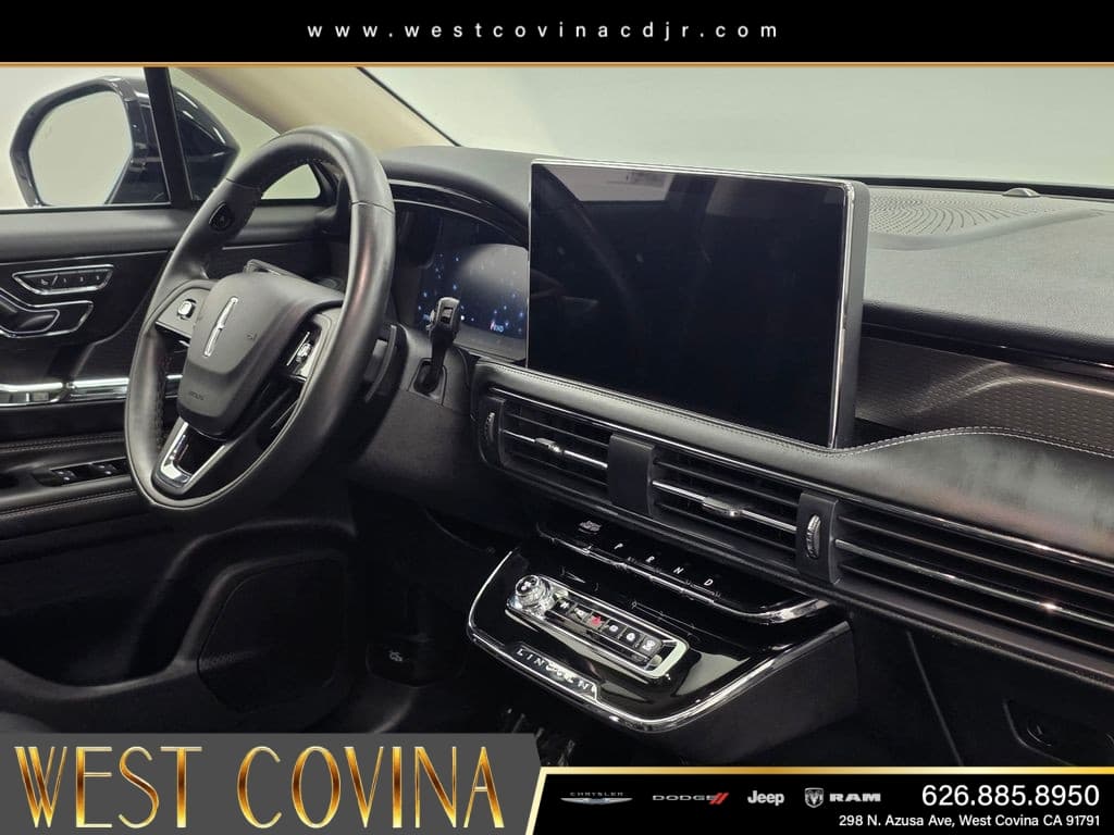 2024 Lincoln Corsair Plug-In Hybrid Grand Touring thumbnail 13