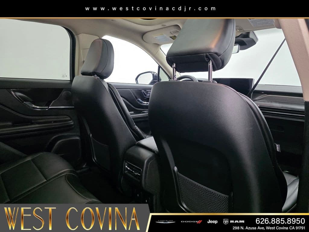 2024 Lincoln Corsair Plug-In Hybrid Grand Touring thumbnail 16