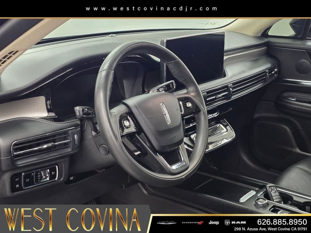 2024 Lincoln Corsair Plug-In Hybrid Grand Touring thumbnail 24