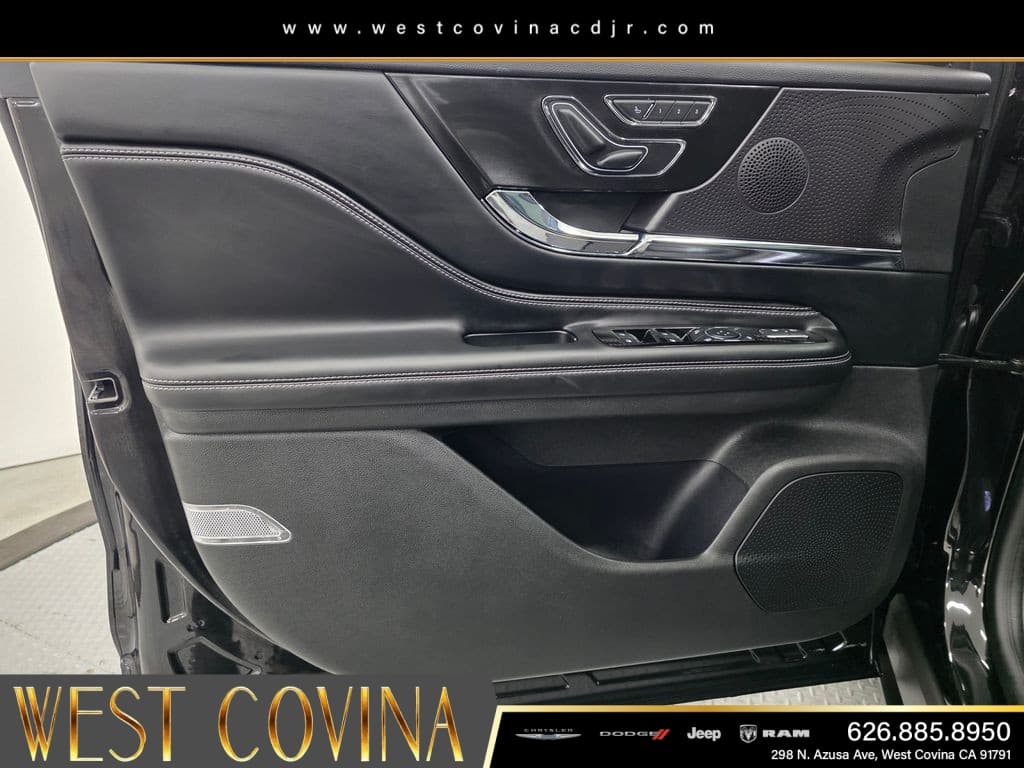 2024 Lincoln Corsair Plug-In Hybrid Grand Touring thumbnail 27