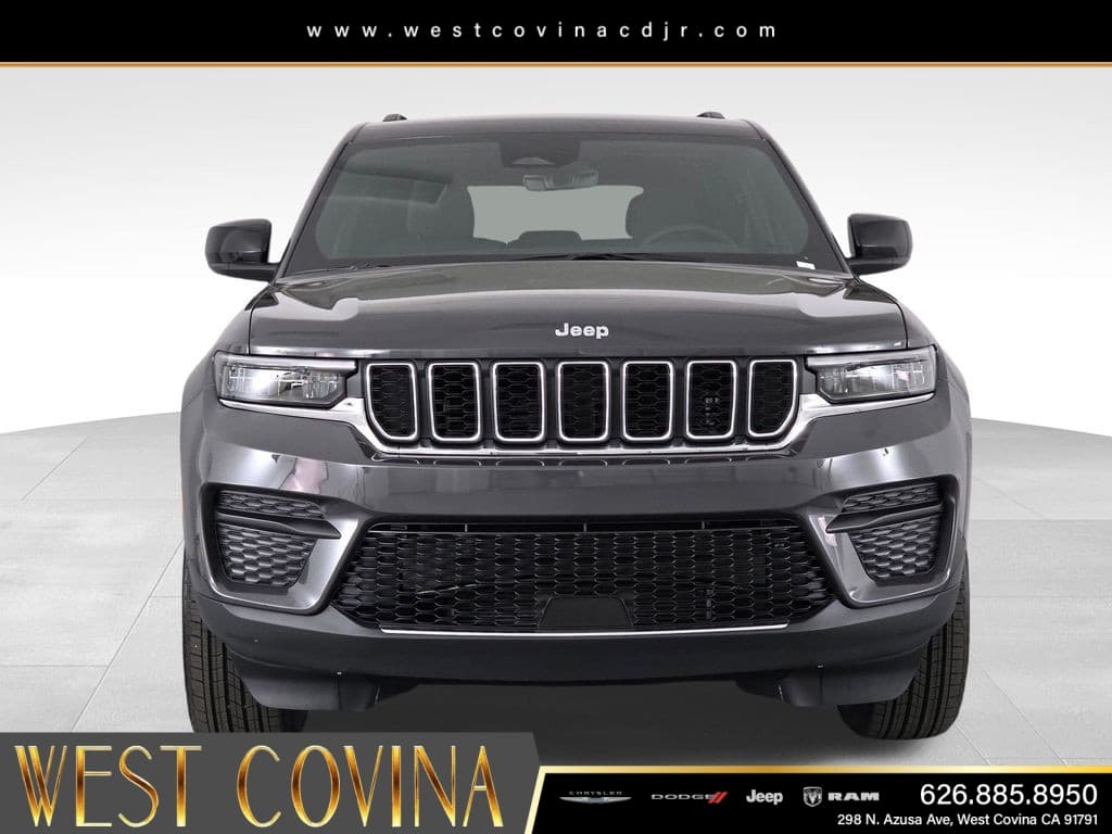 2026 Jeep Grand Cherokee Laredo thumbnail 2