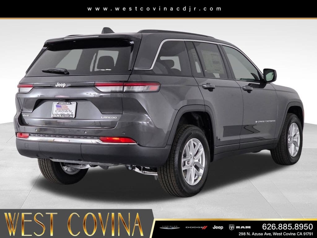 2026 Jeep Grand Cherokee Laredo thumbnail 5